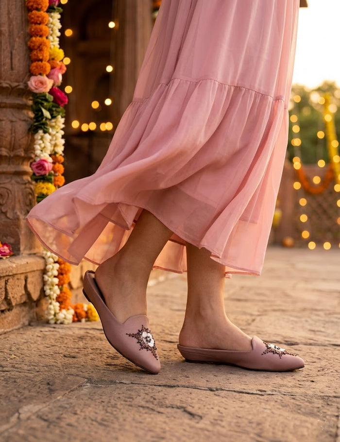 Elegant Pink Embroidered Flower Mule