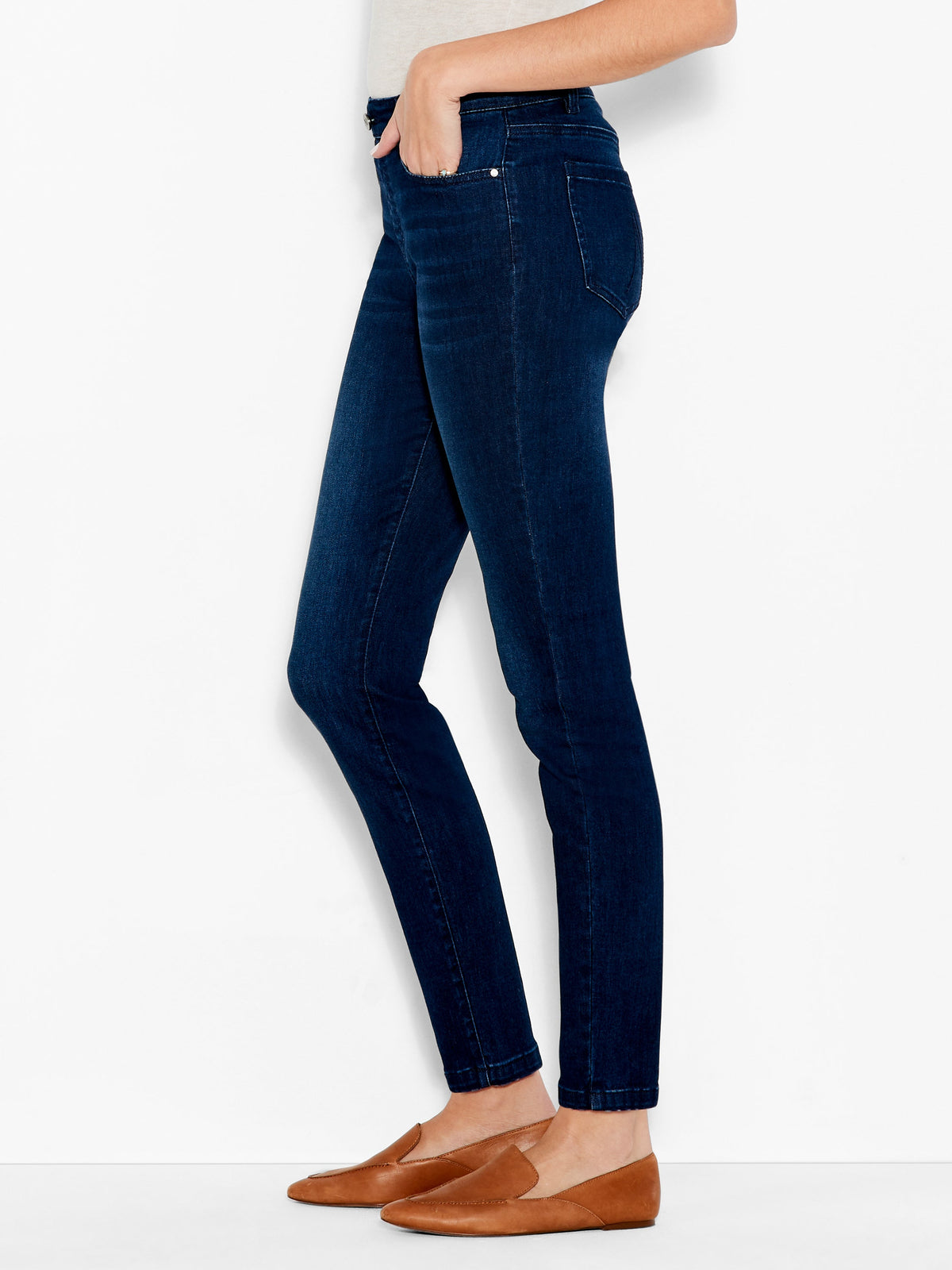 Studio Slim Ankle Jeans