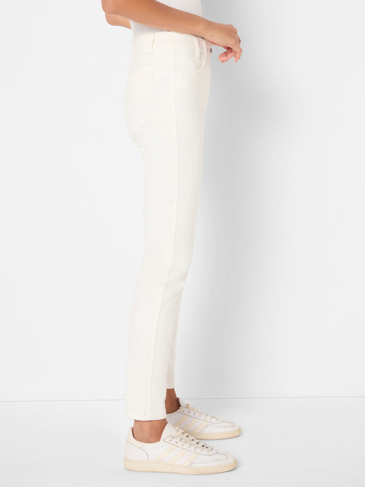 Studio Slim Ankle Jeans
