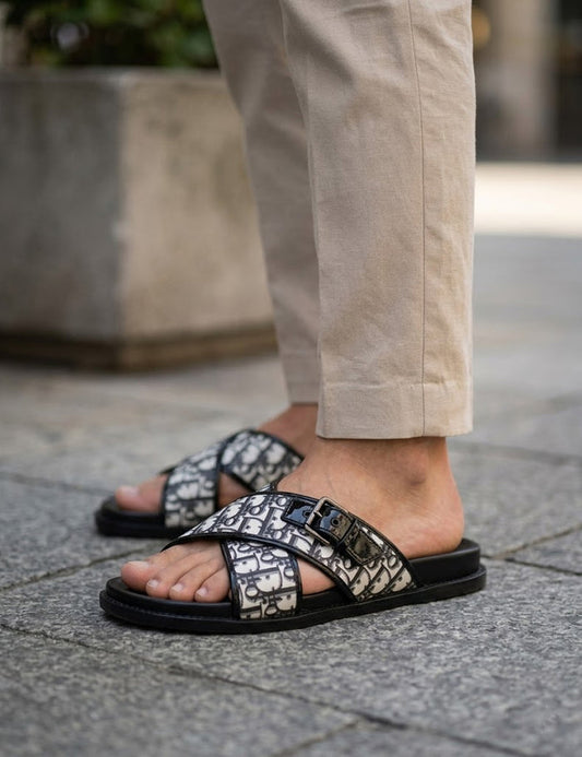 Men’s Designer Slip-On Slippers – Black & White